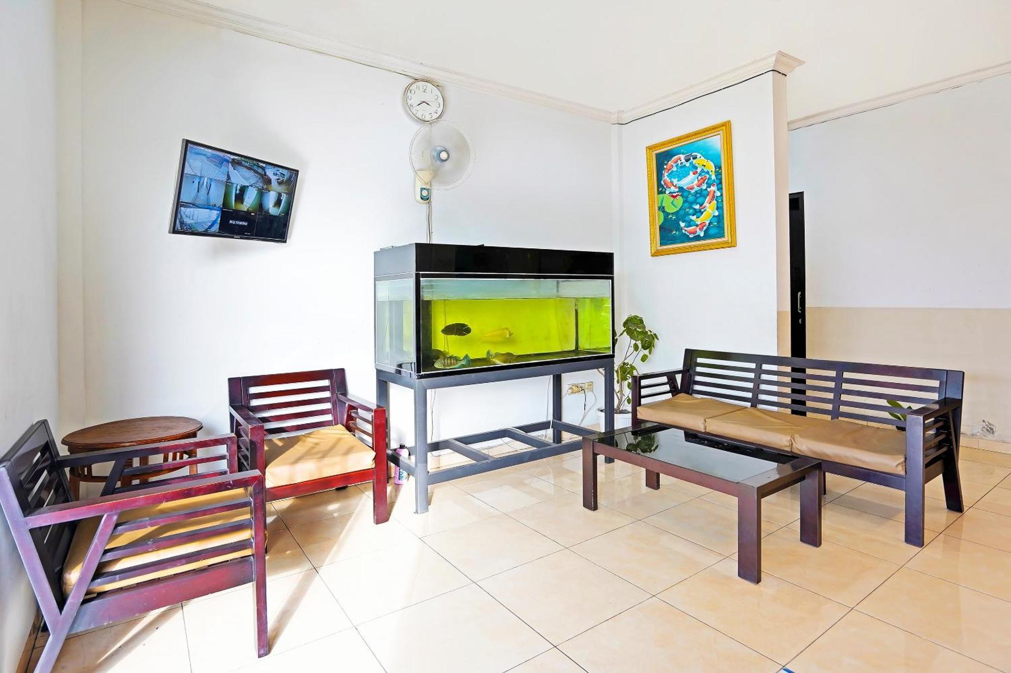 Oyo Flagship 91290 Pondok Inap Shofwa 2 Brebek 外观 照片